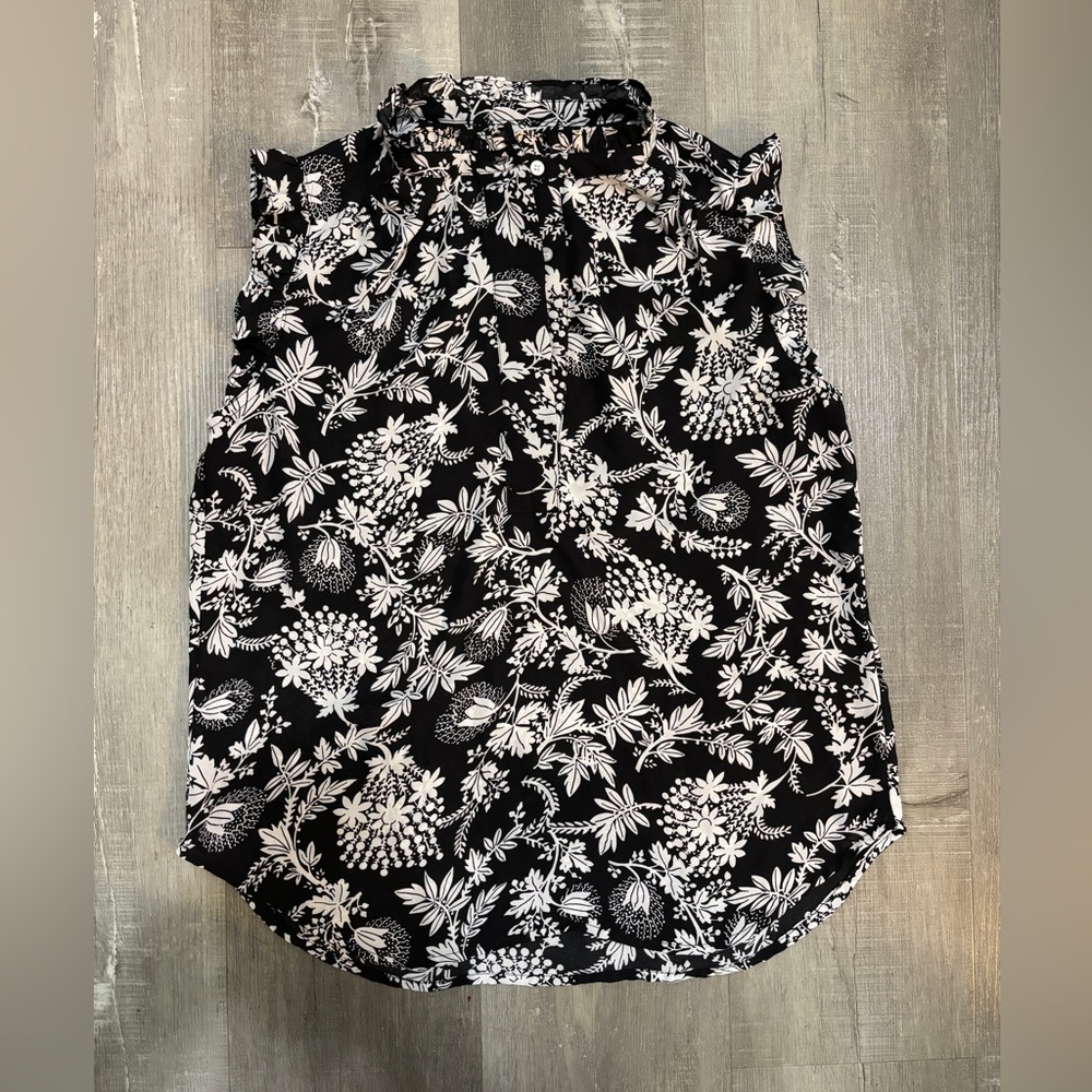 Philosophy Black and White Floral Ruffle-Neck Sleeveless Top